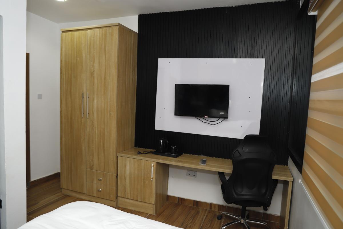A room at Olabanji Royal Garden Hotel